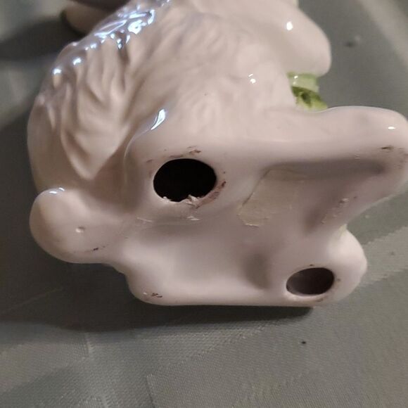 Vintage unmarked porcelain  rabbit - Picture 2 of 3